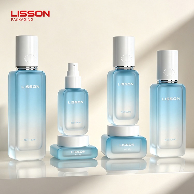 ما الذي يجعل زجاجات العناية بالبشرة المصممة حسب الطلب مثالية لمنتجات العلامات التجارية الخاصة؟